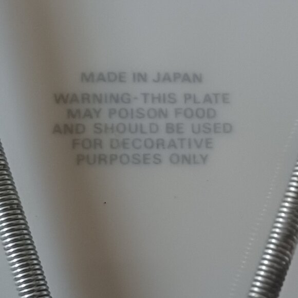 Multi-flower image pattern wall plates - Picture 2 of 3